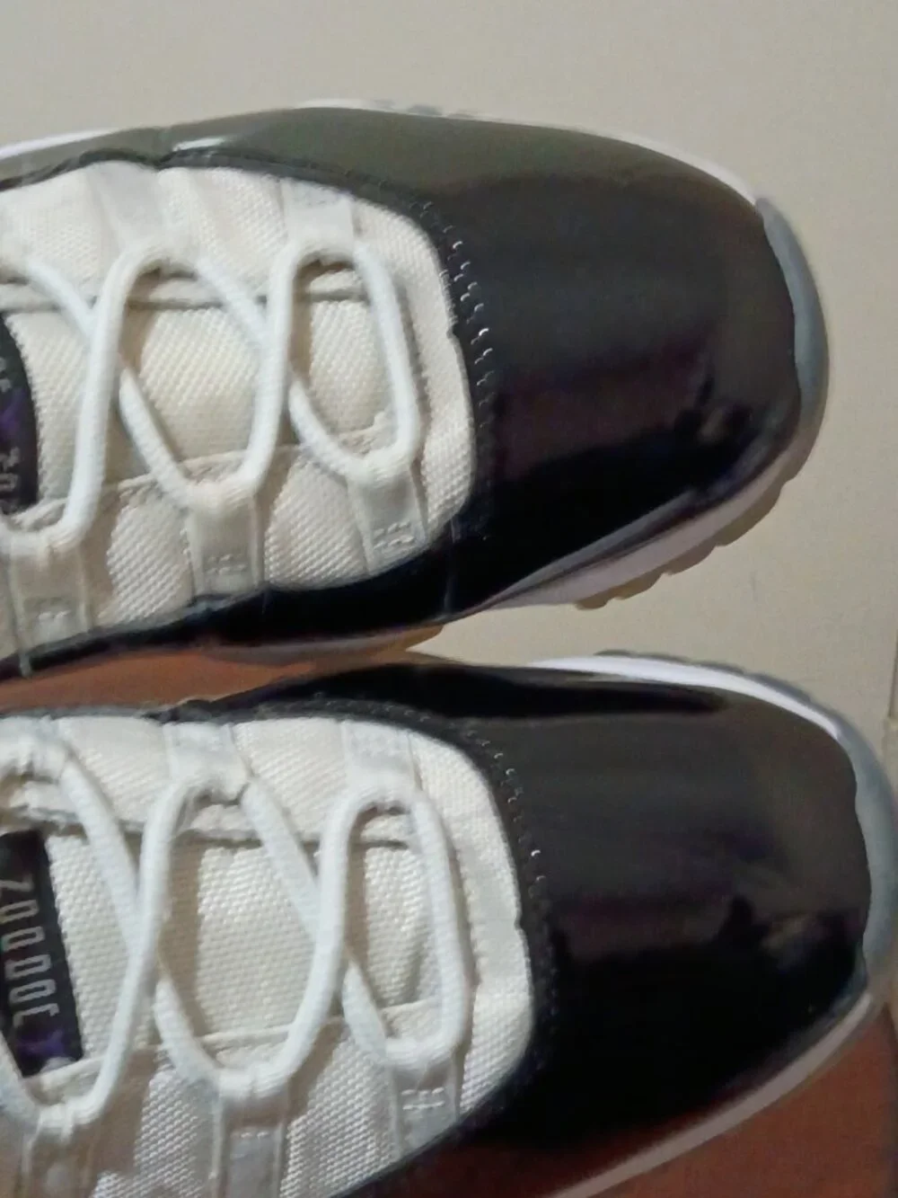 Air Jordan 11 Retro “Concord” Sneakers Men’s Size 12 Black / White 136046-110